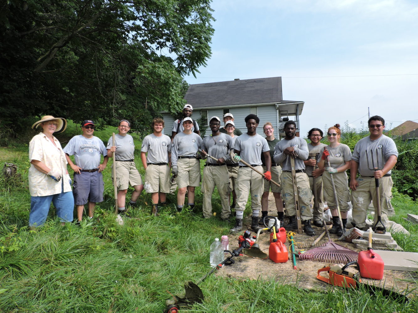 AmeriCorps assists Christian center News, Sports, Jobs The Herald Star